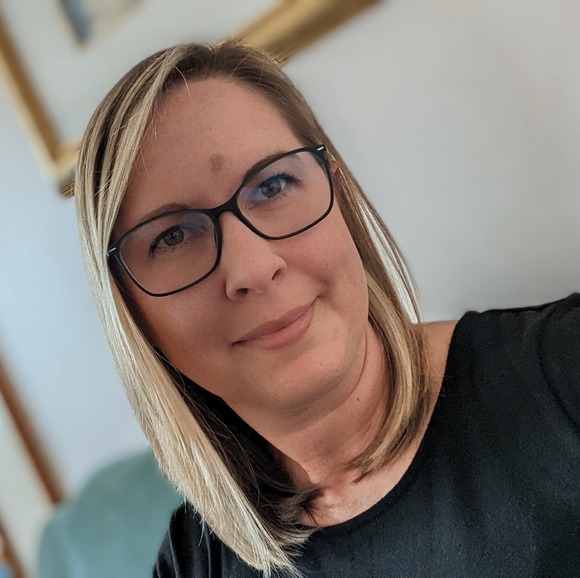Meet your Posher, Susan - Picture 1 of 1
